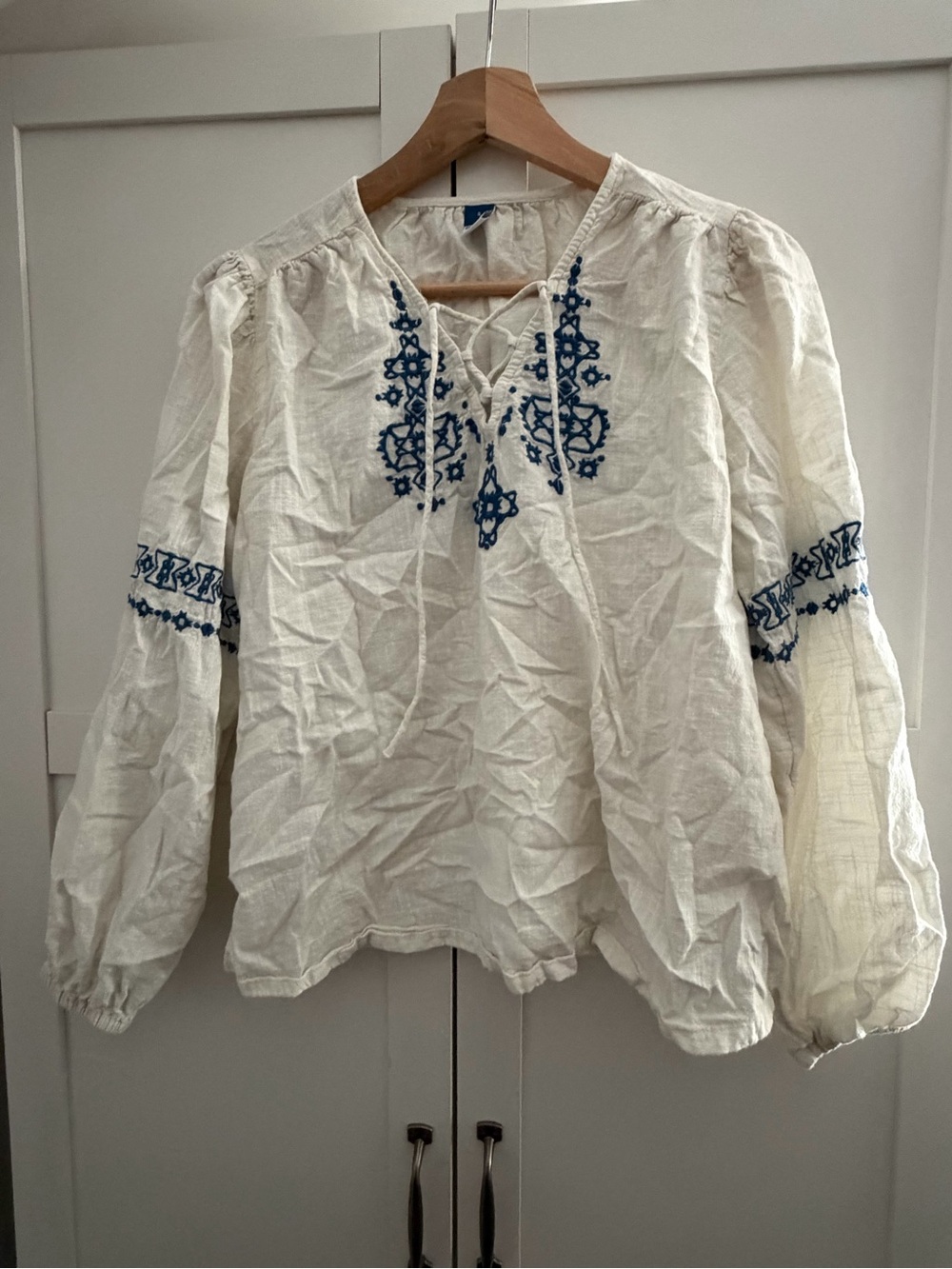 Old Navy White Peasant Top with Blue Embroidery